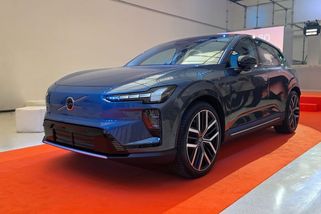 Volvo na trh posílá nové elektrické SUV. Na jedno nabití ujede až 810 kilometrů